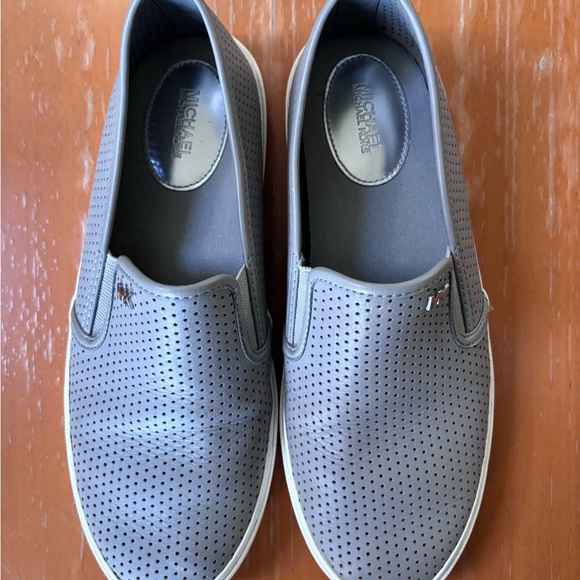 Michael by Michael Kors women’s leather slip on - Picture 2 of 6